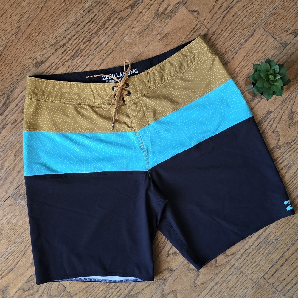 Billabong Tribong X Board Short